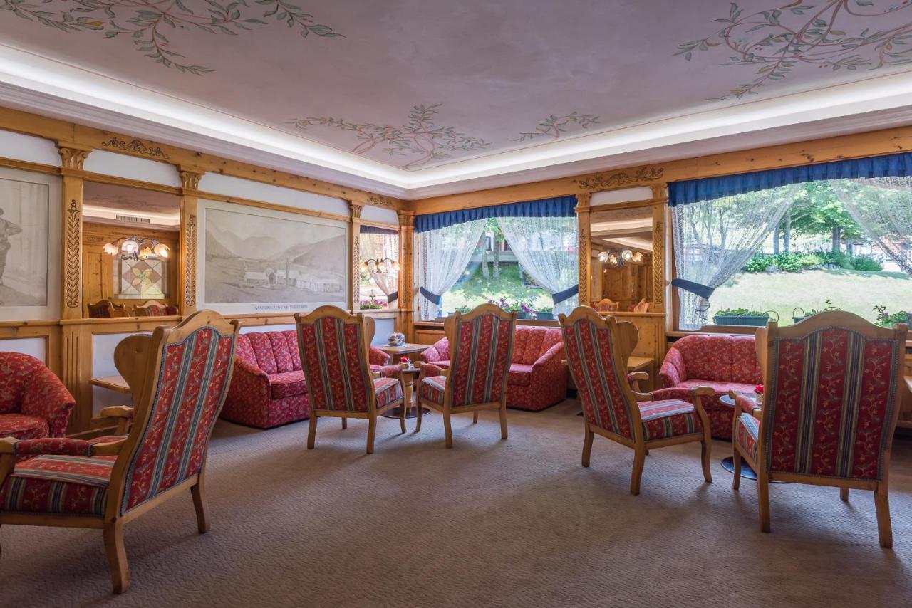 Hotel St. Raphael Madonna di Campiglio Bagian luar foto