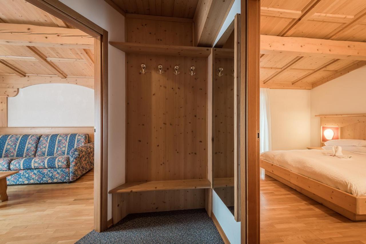 Hotel St. Raphael Madonna di Campiglio Bagian luar foto