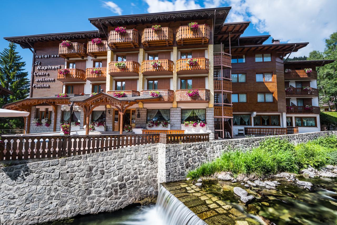 Hotel St. Raphael Madonna di Campiglio Bagian luar foto